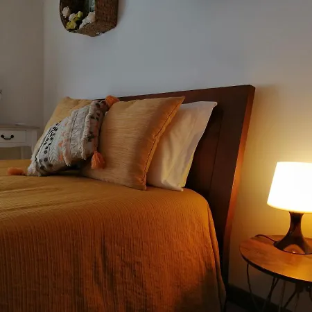 Casa Da Pedralva 3* נאזרה