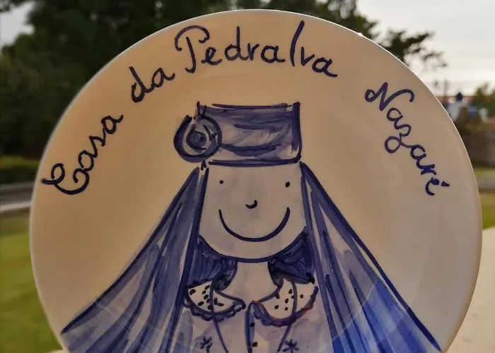 Casa Da Pedralva 3* נאזרה